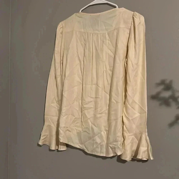 Jessica Simpson Women’s Cecily Long Sleeve Crepe Top - Picture 8 of 8